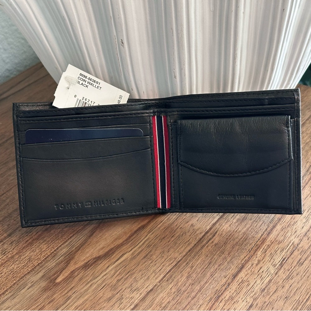NWT - Tommy Hilfiger Men's Black Bi-Fold Wallet
